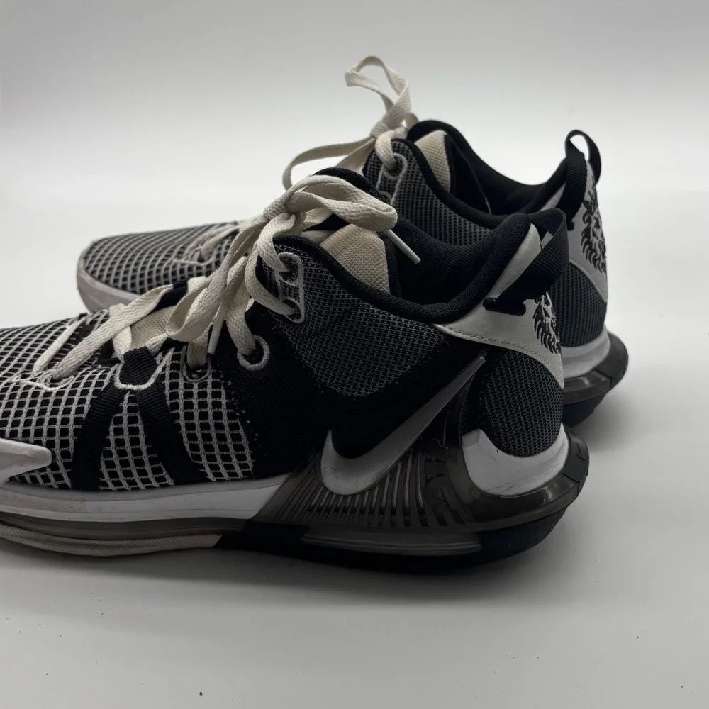 Nike LeBron Witness 7 Basketball Shoes Black White Mens 8.5